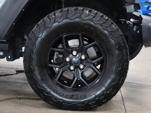 Used 2024 Jeep Wrangler Unlimited AWD/4WD image 30
