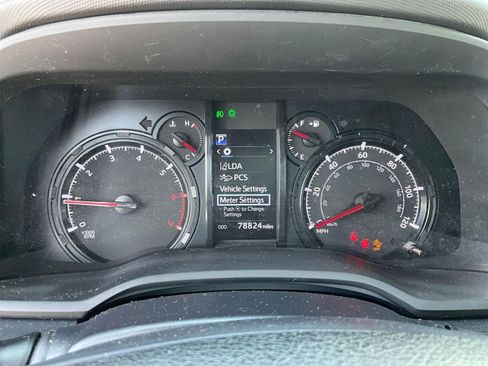 Used 2022 Toyota 4Runner SR5 AWD/4WD image 12