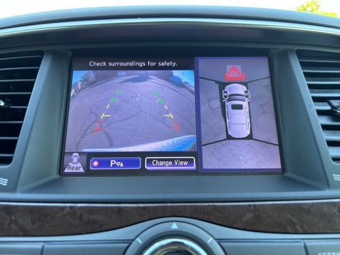 Used 2014 INFINITI QX80 4WD w/ Deluxe Touring Package image 36