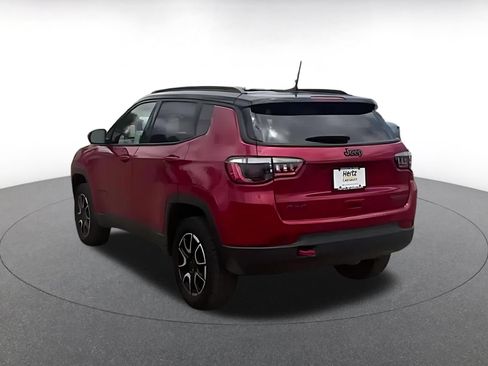 Used 2025 Jeep Compass Trailhawk AWD/4WD image 12