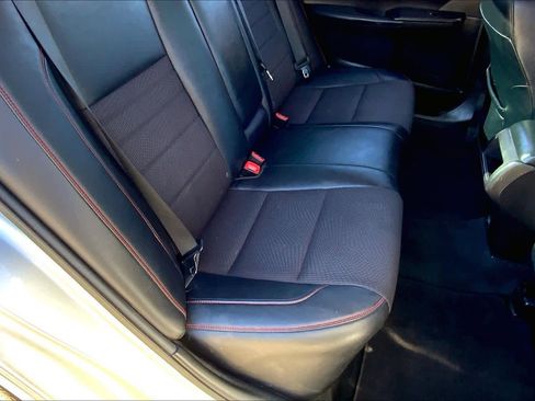 Used 2017 Toyota Camry XSE image 19