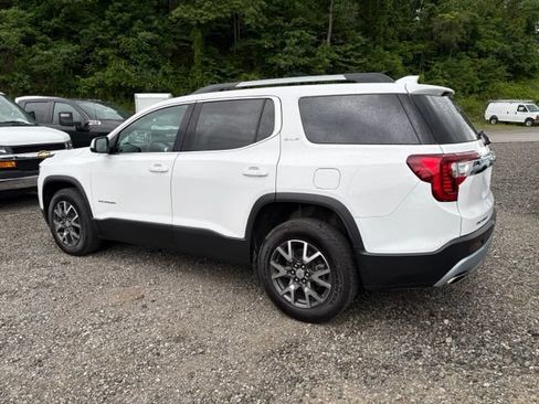 Used 2023 GMC Acadia SLE w/ Driver Convenience Package AWD/4WD image 3