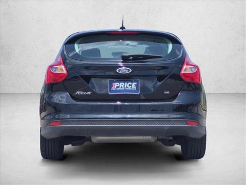 Used 2014 Ford Focus SE w/ SE Winter Package FWD image 7