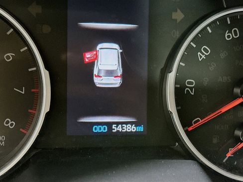 Used 2019 Toyota RAV4 LE FWD image 19