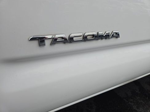 Used 2015 Toyota Tacoma 2WD Access Cab image 21