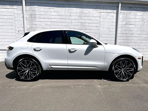 Used 2025 Porsche Macan AWD/4WD image 6