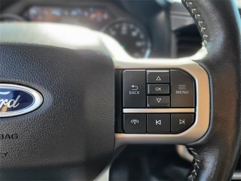 Used 2024 Ford Expedition XLT image 24