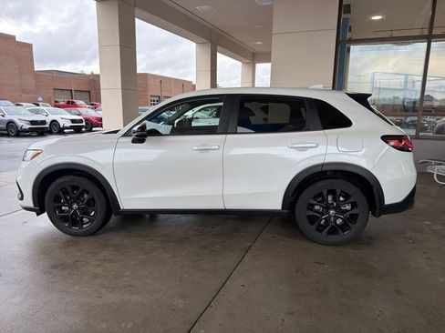 Certified 2024 Honda HR-V Sport image 2