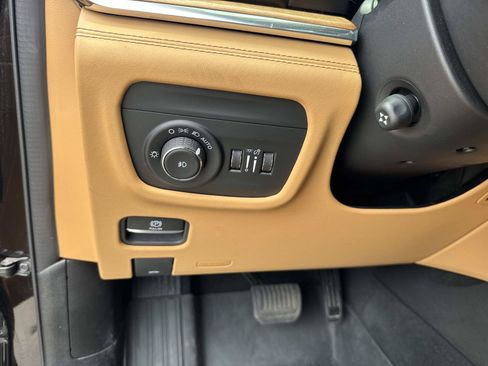Used 2024 Jeep Grand Cherokee Summit AWD/4WD image 33
