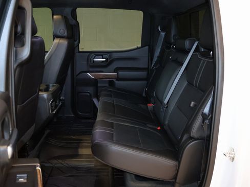 Used 2019 Chevrolet Silverado 1500 High Country w/ High Country Premium Package image 28