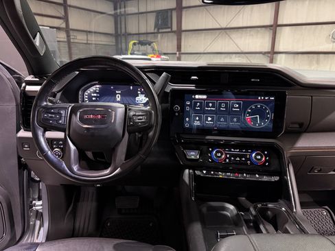 Used 2024 GMC Sierra 2500 AT4 w/ AT4 Preferred Package AWD/4WD image 30