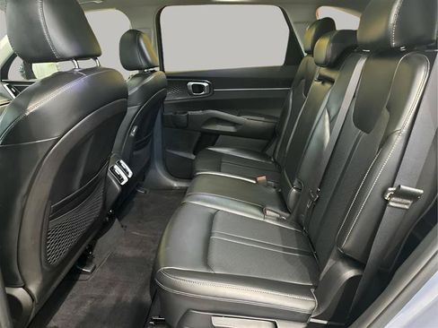 Used 2021 Kia Sorento S w/ Panoramic Sunroof Package AWD/4WD image 12