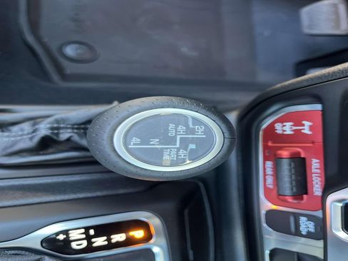 New 2025 Jeep Gladiator Mojave image 25