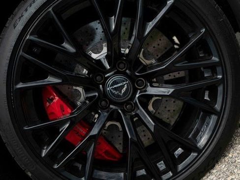 Used 2015 Chevrolet Corvette Z06 w/ 3LZ Preferred Equipment Group image 34