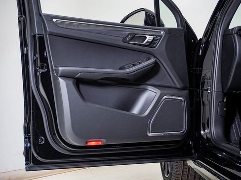 New 2026 Porsche Macan GTS image 25