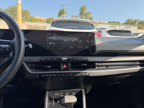 Used 2025 Kia K4 LXS image 18