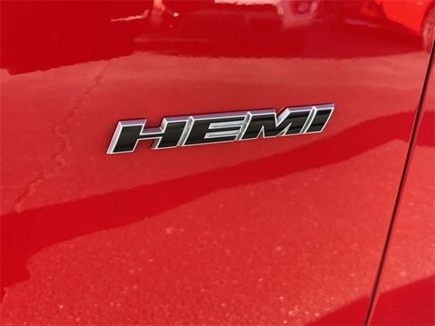 Used 2019 Dodge Charger R/T w/ Navigation & Travel Group image 9