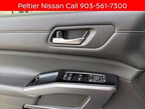 Certified 2023 Nissan Pathfinder SL w/ SL Premium Package FWD image 9