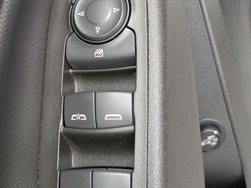 Used 2022 Chevrolet Equinox RS w/ RS Leather Package FWD image 15