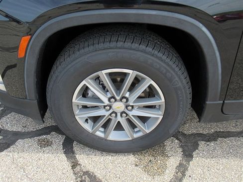 Used 2022 Chevrolet Traverse LT image 12