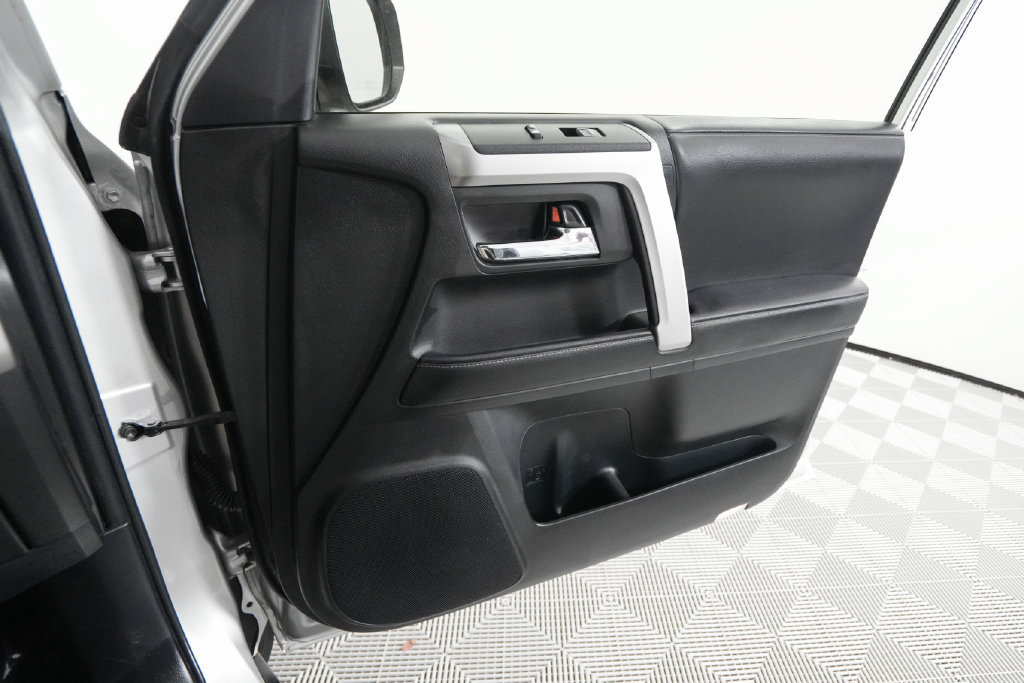 Used 2021 Toyota 4Runner SR5 Premium w/ Moonroof Package AWD/4WD image 21