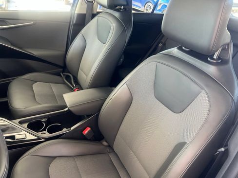 Certified 2024 Kia Niro EX FWD image 5