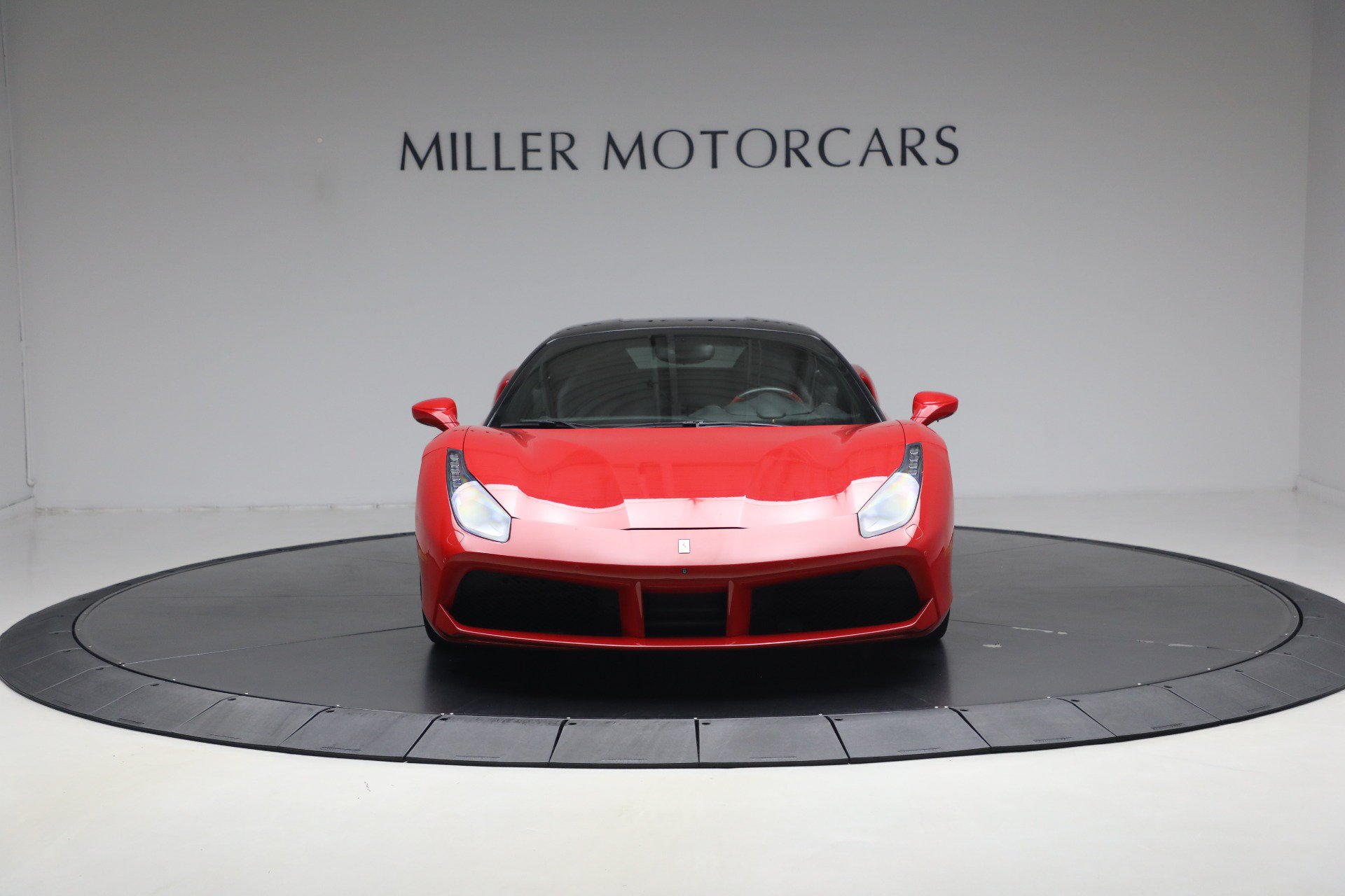 Certified 2018 Ferrari 488 GTB RWD image 12