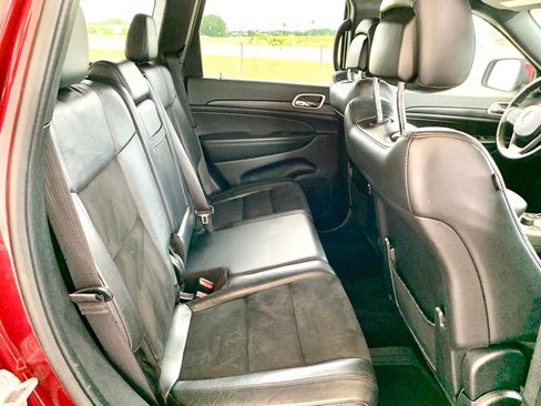 Used 2022 Jeep Grand Cherokee Laredo X AWD/4WD image 26