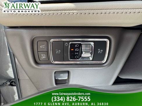Used 2022 Lincoln Nautilus Reserve w/ Equipment Group 201A FWD image 17