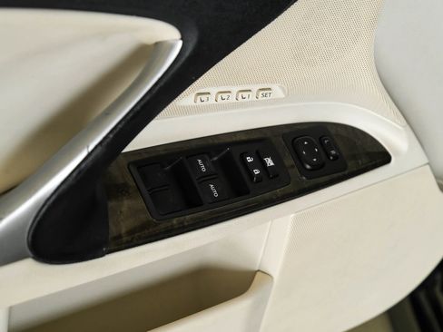 Used 2010 Lexus IS 350C image 32