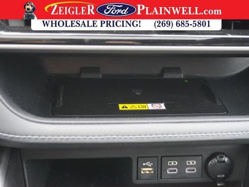 Used 2023 Toyota Highlander XLE image 24