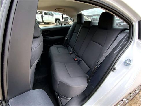 Used 2025 Toyota Corolla LE image 21