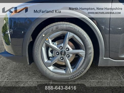 New 2025 Kia K4 LXS image 15