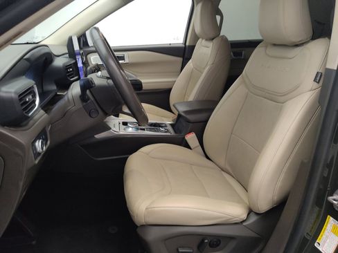 Used 2022 Ford Explorer Platinum w/ Equipment Group 601A AWD/4WD image 17