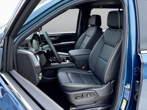 Used 2025 GMC Yukon Elevation RWD image 8