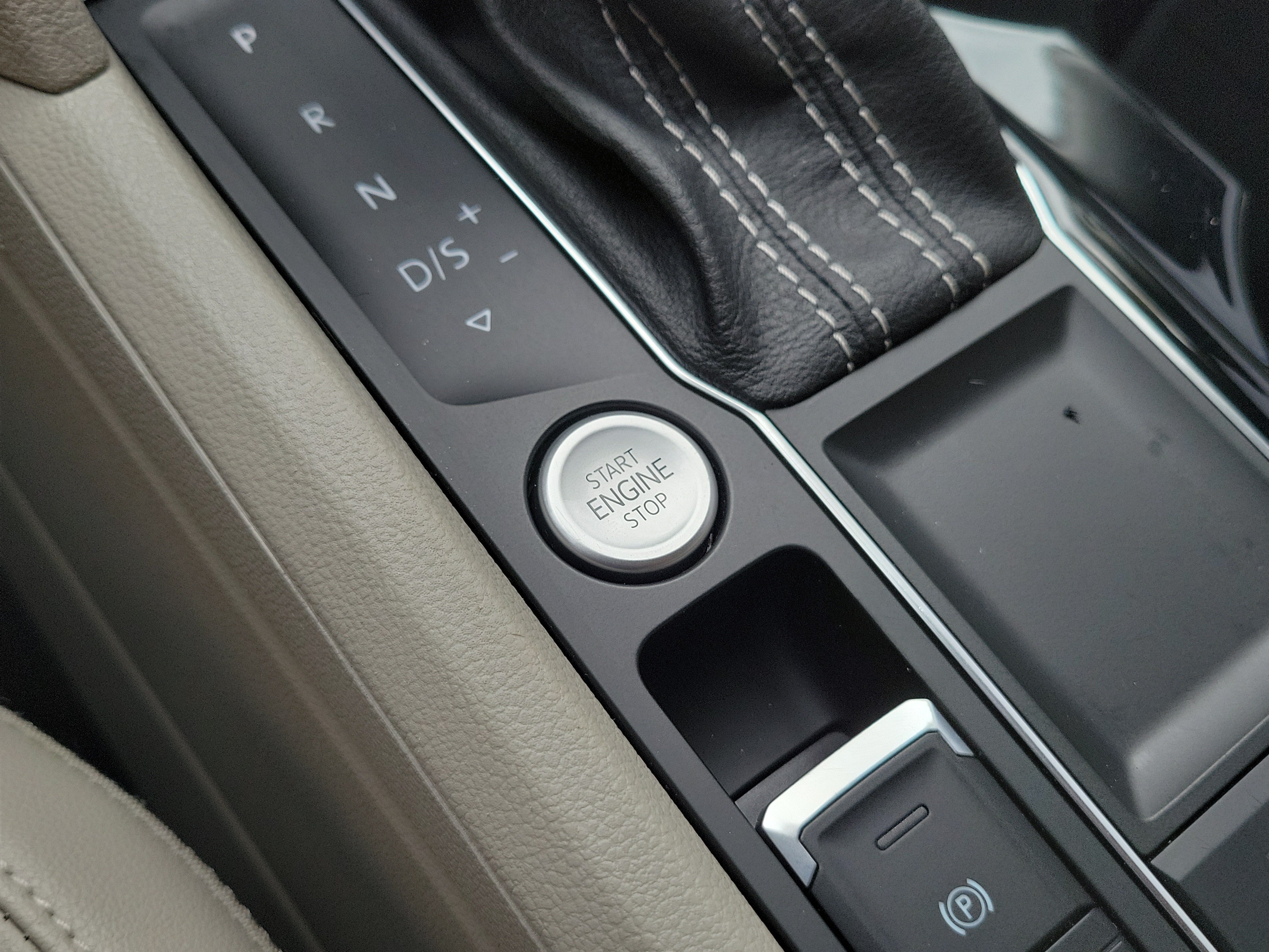 Used 2022 Volkswagen Atlas SE FWD image 37