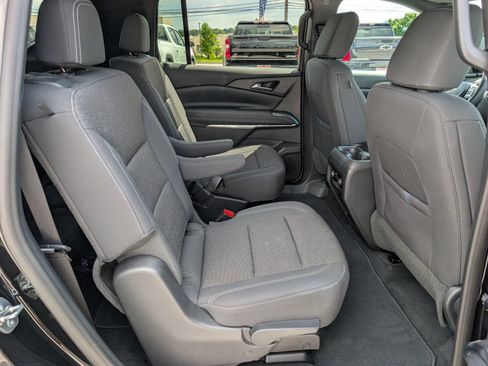 Used 2026 Chevrolet Traverse LT w/ Driver Confidence Package FWD image 12