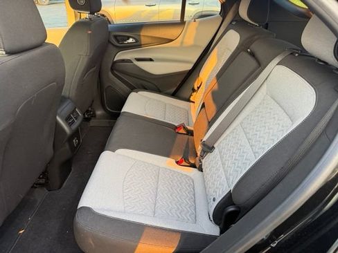 Used 2022 Chevrolet Equinox LS w/ LS Convenience Package AWD/4WD image 17