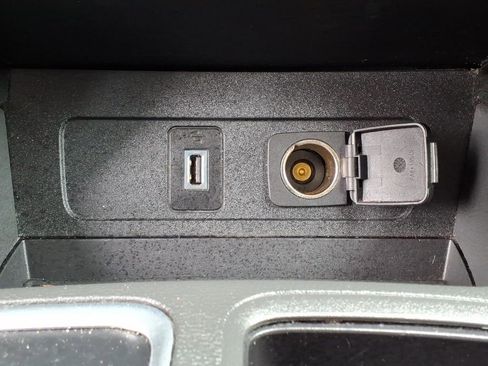 Used 2017 Ford Escape Titanium FWD image 15