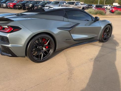 Used 2024 Chevrolet Corvette Z06 image 9