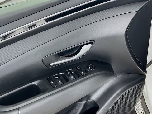 Used 2024 Hyundai Santa Cruz SE image 16