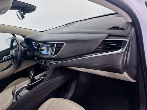 Used 2019 Buick Enclave Premium w/ Experience Buick Package FWD image 29