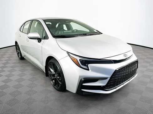 Used 2024 Toyota Corolla XSE FWD image 4