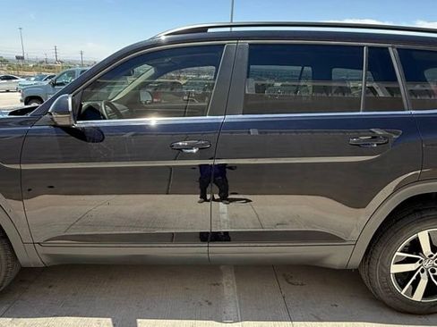 Used 2023 Volkswagen Atlas SE FWD image 5