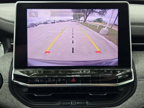 Certified 2022 Jeep Compass Latitude w/ Sun and Sound Group AWD/4WD image 21