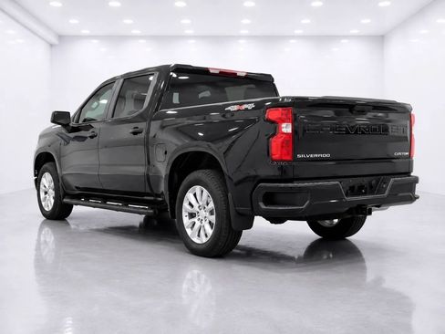 Used 2024 Chevrolet Silverado 1500 Custom AWD/4WD image 3