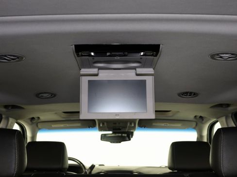 Used 2019 Chevrolet Suburban Premier AWD/4WD image 34