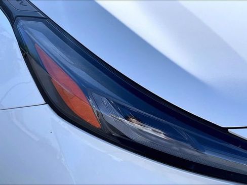 Used 2023 Chevrolet Bolt EUV Premier FWD image 27