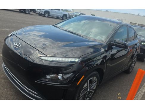 Used 2023 Hyundai Kona SEL FWD image 2
