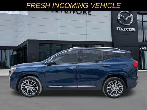 Used 2023 GMC Terrain Denali w/ Denali Premium Package AWD/4WD image 6